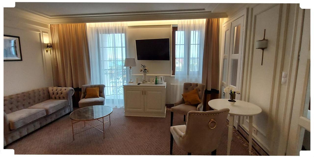 Arkadia Aparthotel Radziejow ภายนอก รูปภาพ