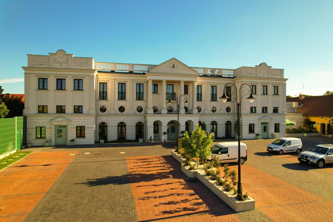 Arkadia Aparthotel Radziejow ภายนอก รูปภาพ